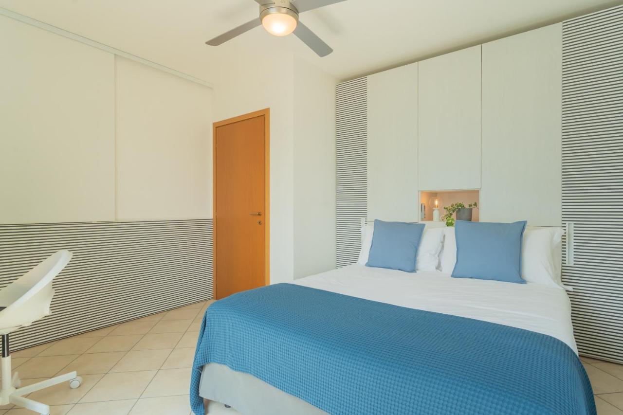 Blue Bliss Apartment By Rent All Como Colonno Exteriör bild